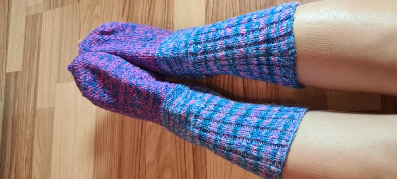 EXKLUSIVE selbstgestrickte Wollsocken