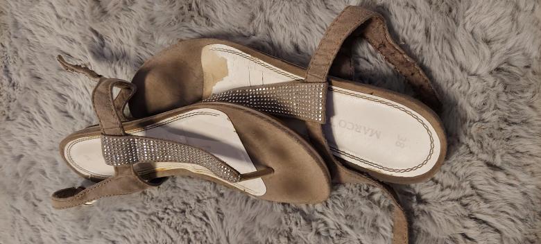 Abgelaufene Schuhe