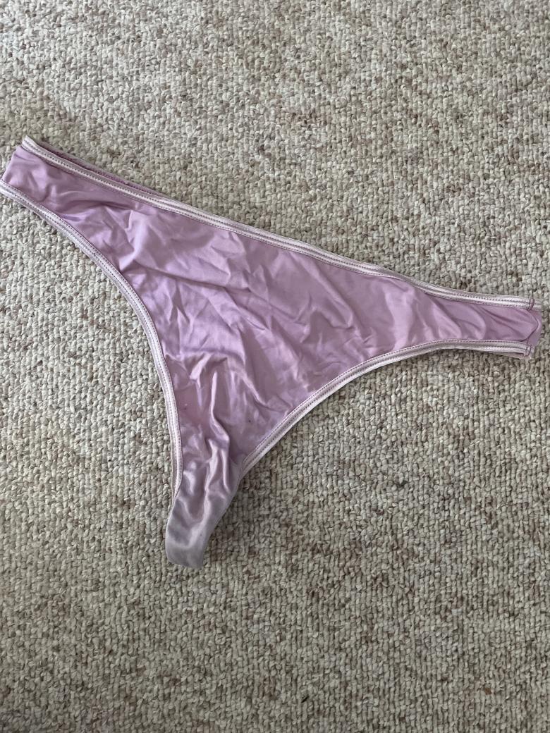 Süßer rosa Tanga