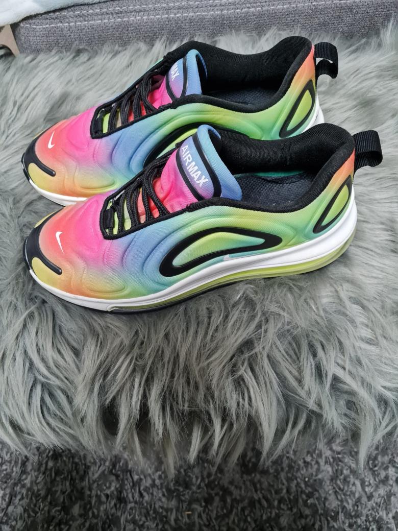 Sportschuhe