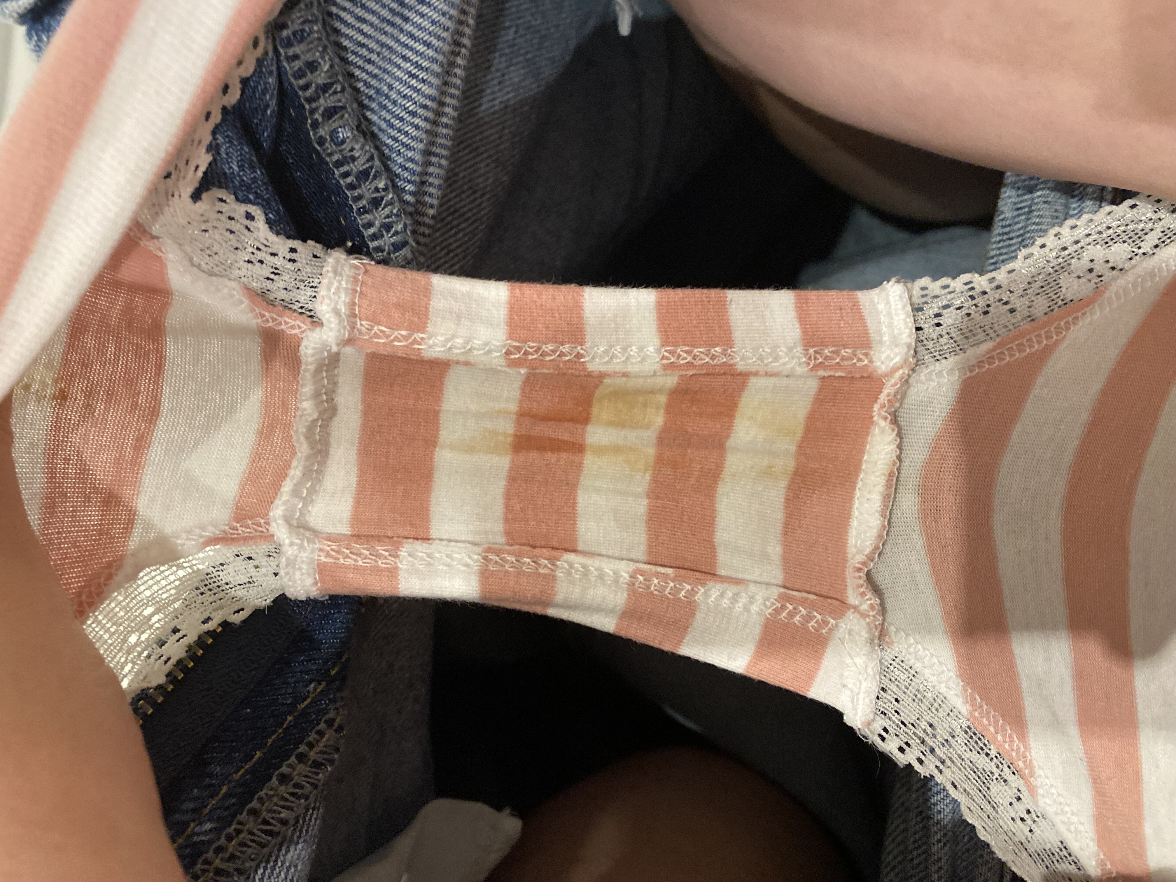 Intensiv duftend und feuchte Panty