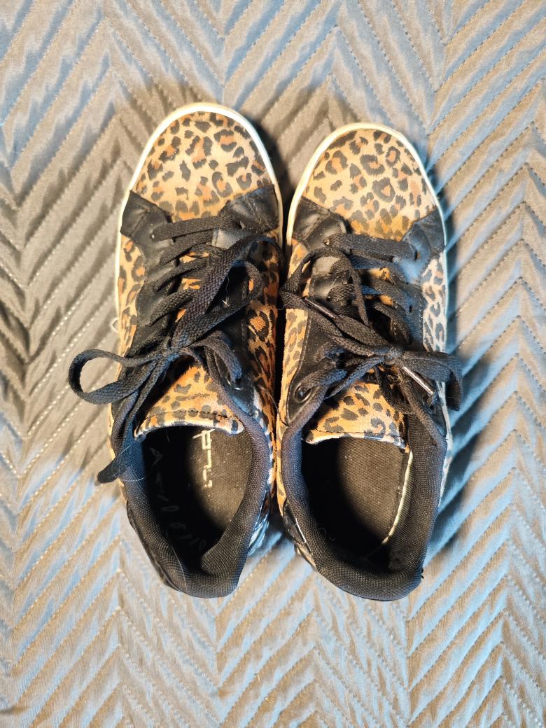 Alte Sneaker - Ganz nach Wunsch