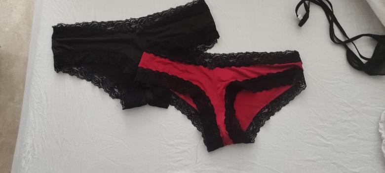 Schwarz/roter Slip