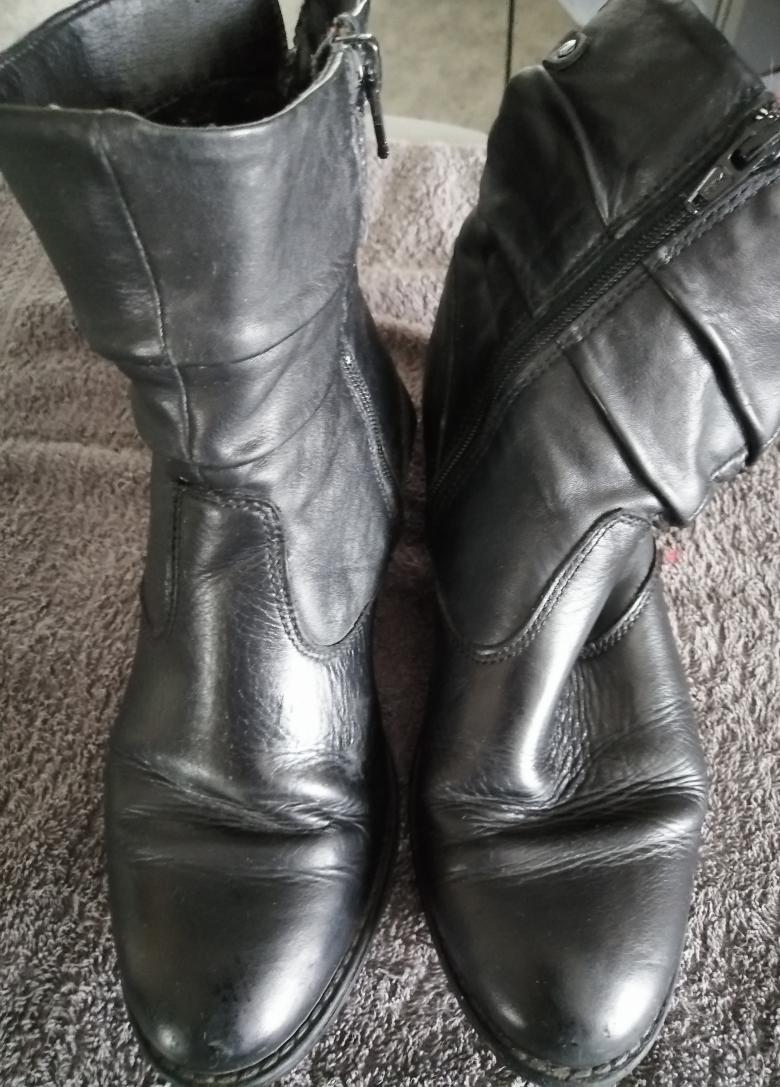 Stiefeletten durchgepinkelt 💛💛