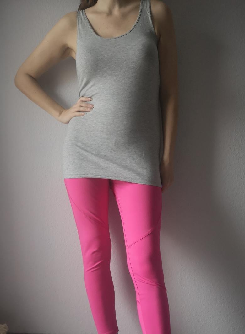 Graues langes Shirt