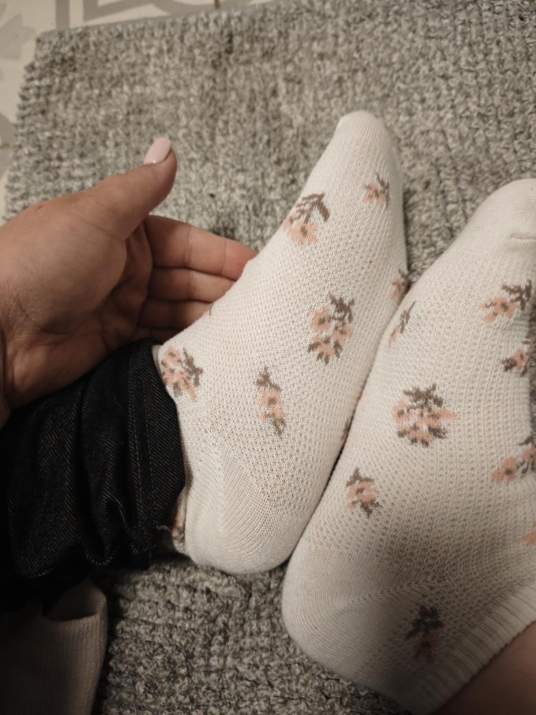 Niedliche Sneaker Socken gemustert