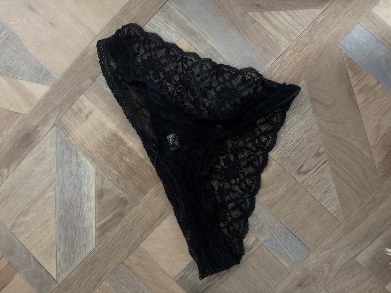 Schwarzer Slip