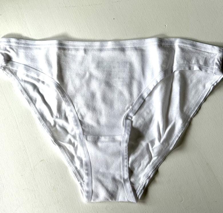 Weißer Baumwollslip