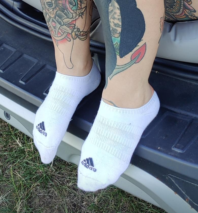withe socks adidas