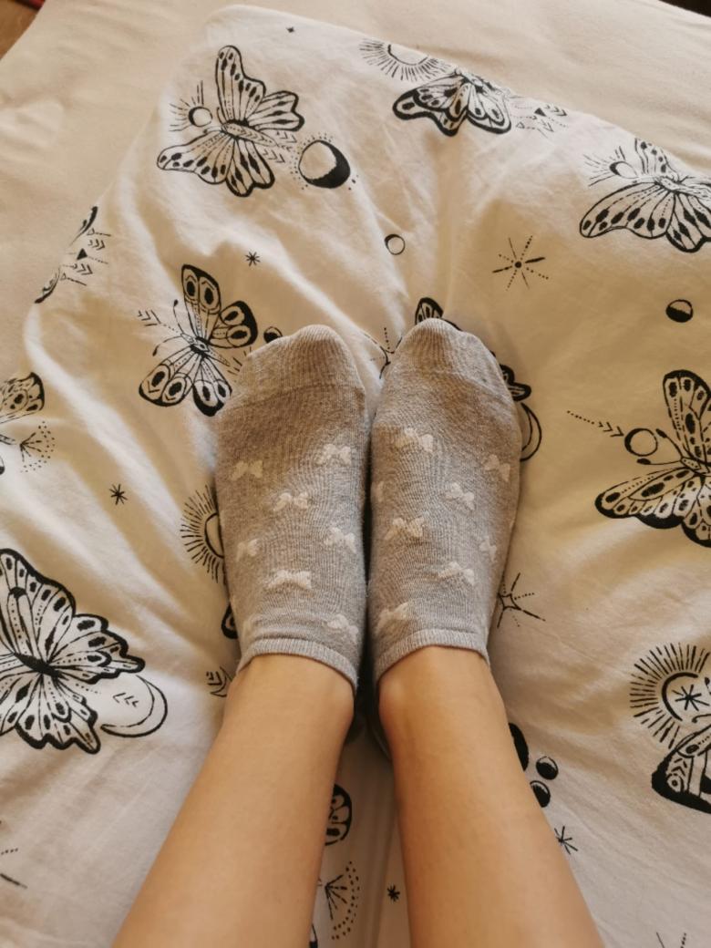 graue Socken